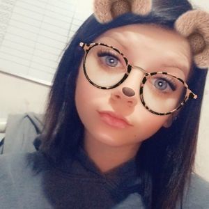 Meet your Posher, Mackenzie